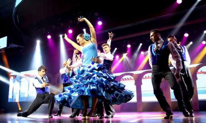 Benidorm: Show at Benidorm Palace - Background