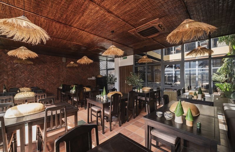 Bep 12 Mua Da Nang: Lobster and Seafood All-You-Can-Eat - A seafood meal shaped by Da Nang’s coast