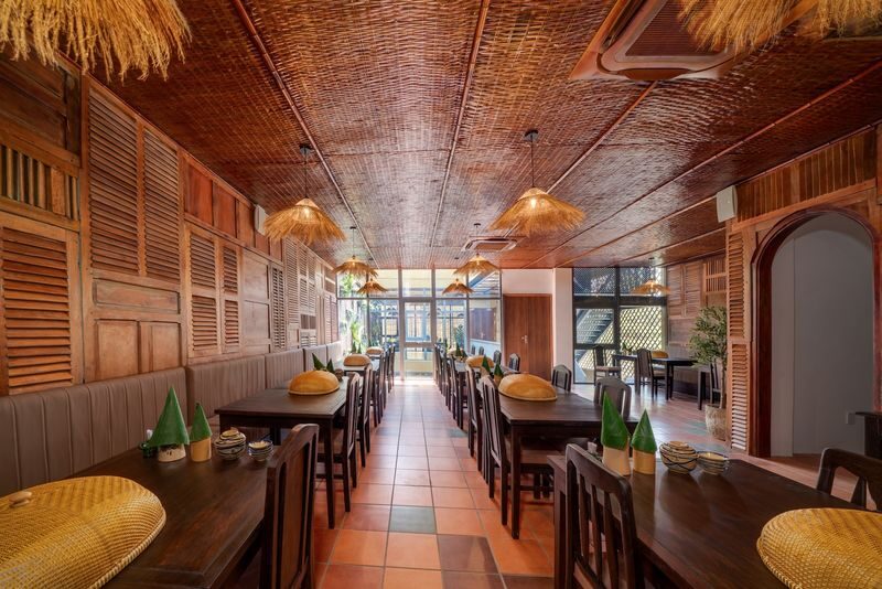 Bep 12 Mua Da Nang: Lobster and Seafood All-You-Can-Eat - The lobster pancake, and choosing a lobster package