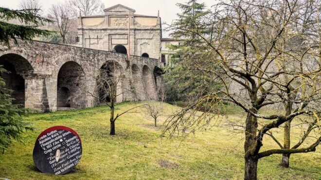 Bergamo: Città Alta Highlights Self-guided Walk - Famous Cafes: Indulge in Italian Specialties