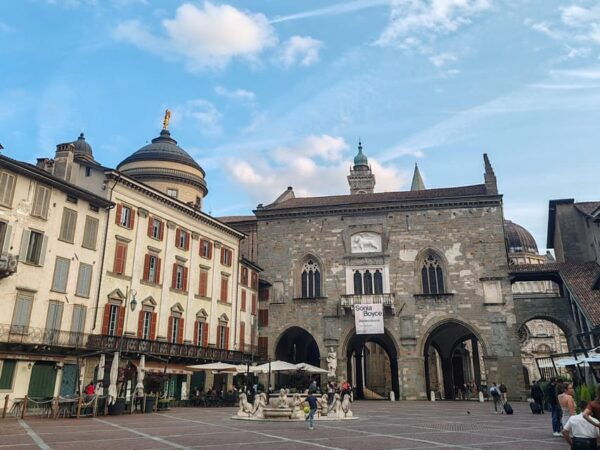 Bergamo: Upper Town Guided Tour With French-Speaking Guide - Guide and Language