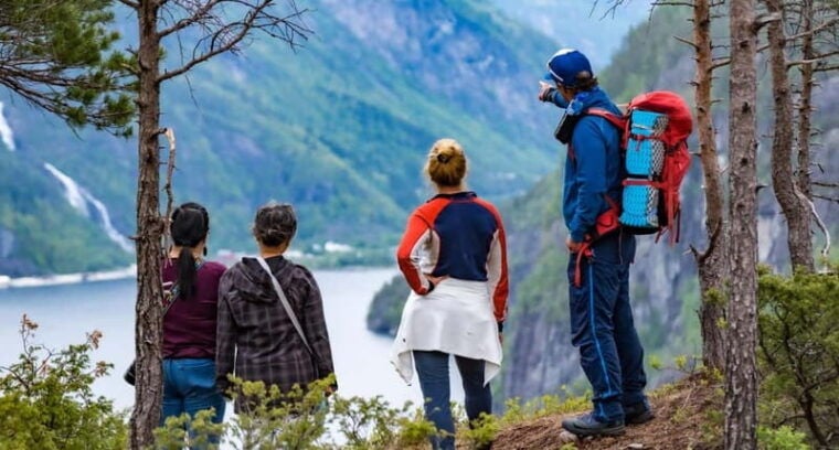 Bergen: Fjord cruise to Mostraumen and guided mountain hike - Who Would Love This Experience?