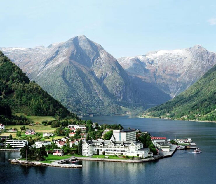 Bergen: Fjord Cruise to Sognefjord and Bøyabreen Glacier - Itinerary and Experience