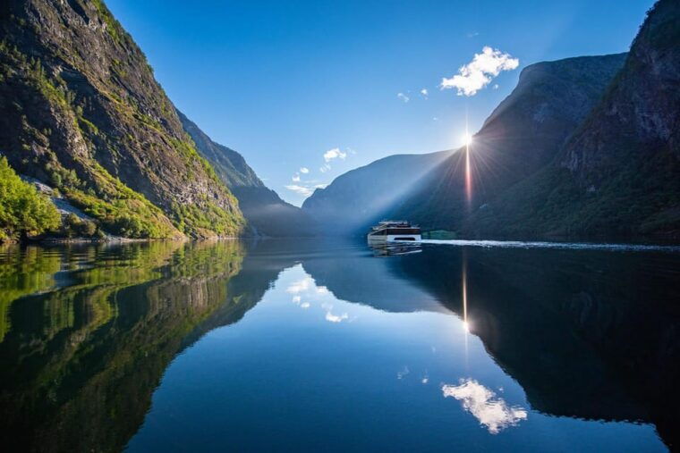 Bergen: Nærøyfjord Cruise & Flåm Railway Day Trip to Oslo - Deep Dive into Highlights