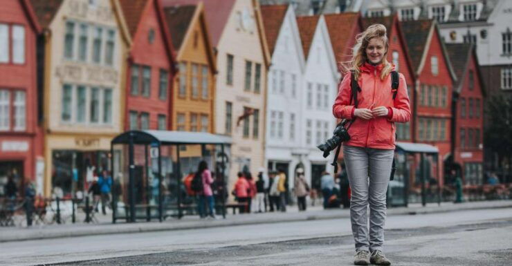 Bergen Past and Present: A Historical Walking Journey - Medieval Heritage Exploration