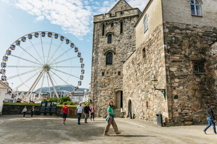 Bergen: Past & Present Small Group Guided Walking Tour - The Sum Up