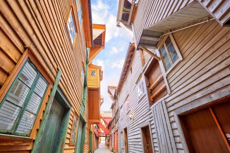 Bergen: Sightseeing Walking Tour with Ferry Ride - Practical Details and Tips