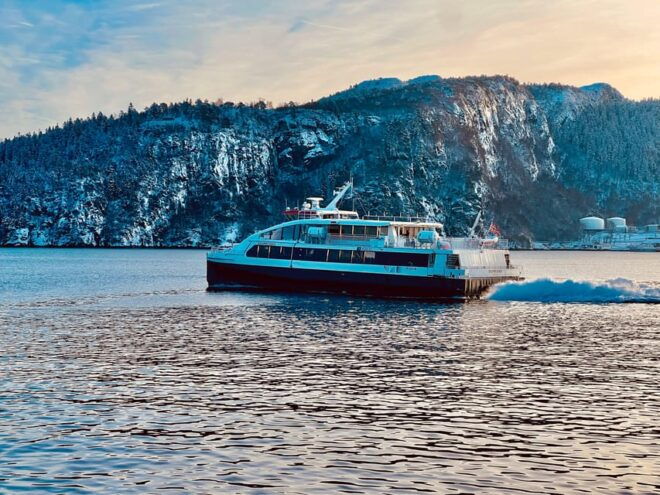 Bergen: Sightseeing Walking Tour With Ferry Ride - Unique Perspective From Ferry