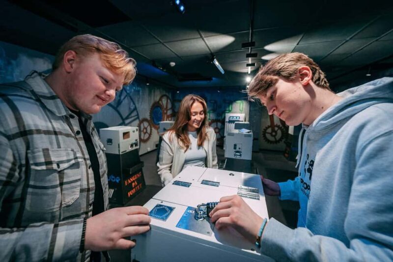 Bergen: The Cube Adventure at Fangene på Fortet - What Is The Cube Adventure?