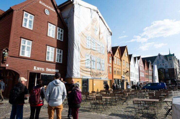 Bergen's Highlights & Bryggens Museum on Foot (Easy Walk) - Booking Information