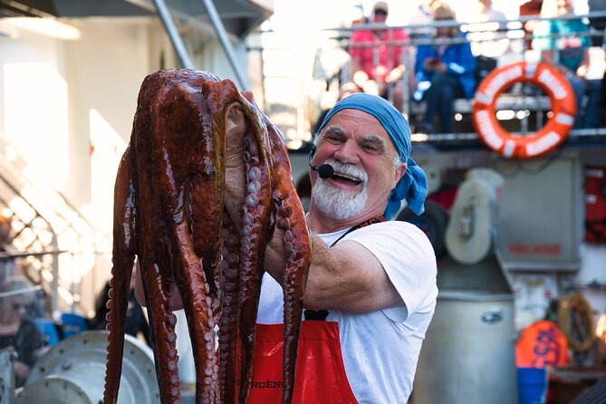 Bering Sea Crab Fishermans Tour From Ketchikan - Boat Features and Amenities