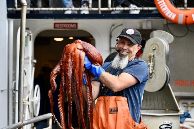 Bering Sea Crab Fishermens Tour - Tour Inclusions
