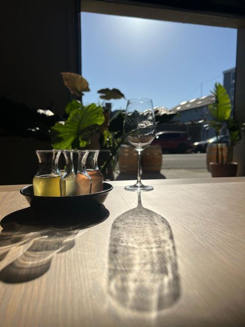 Berkeley: Guided Wine Tasting With Local Sommelière - Language and Group Size