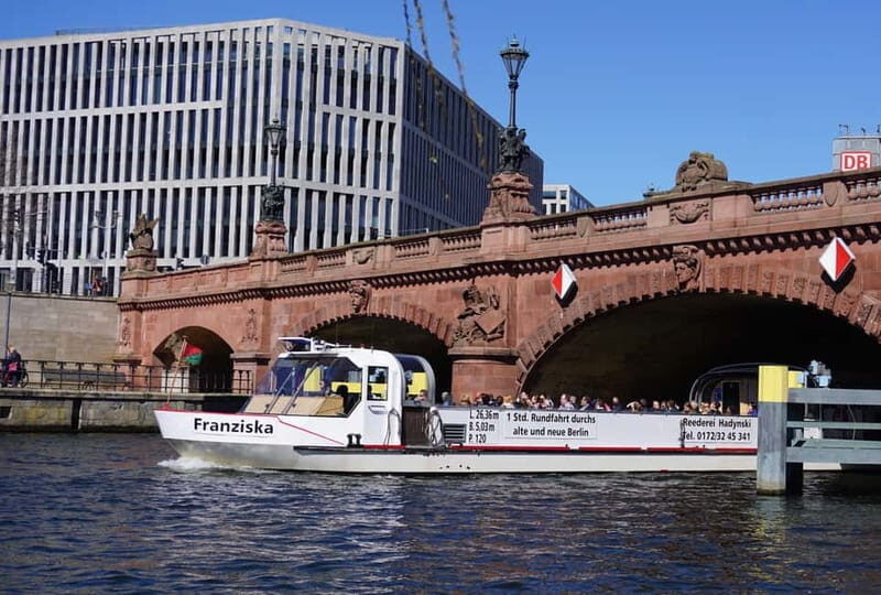 Berlin: 1-Hour Boat Tour with Bilingual Guide (Ger/Eng) - The Itinerary and Sights