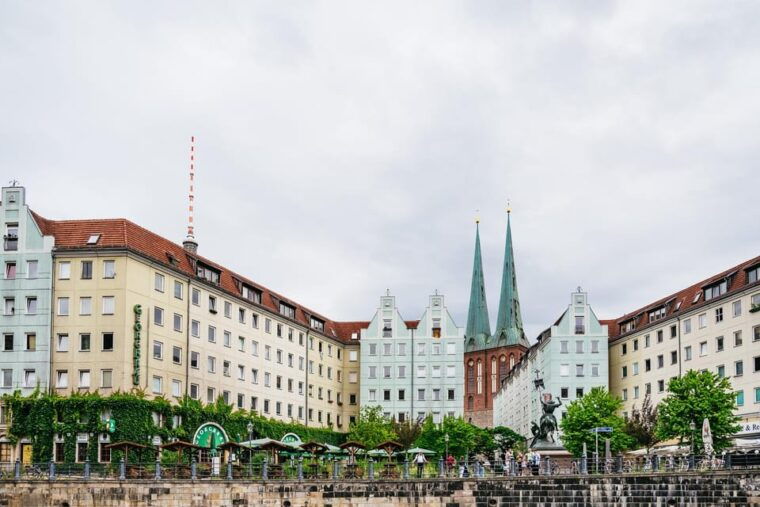 Berlin: 1-Hour City Sightseeing Cruise - Who Should Book This Tour?