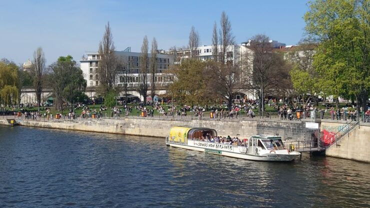 Berlin: 1-Hour City Sightseeing River Cruise - Highlights
