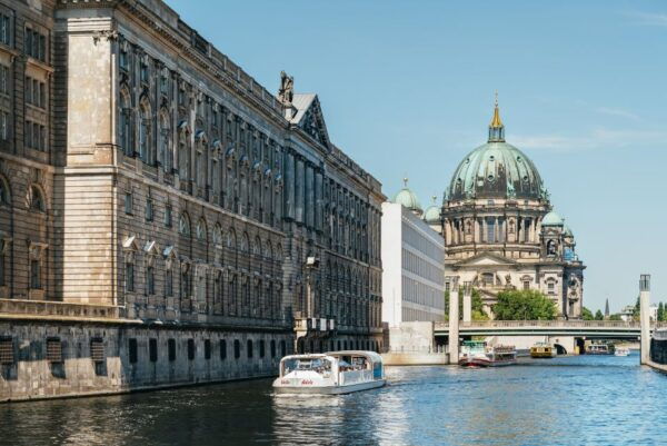 Berlin: 1-Hour City Tour by Boat With Guaranteed Seating - The Sum Up