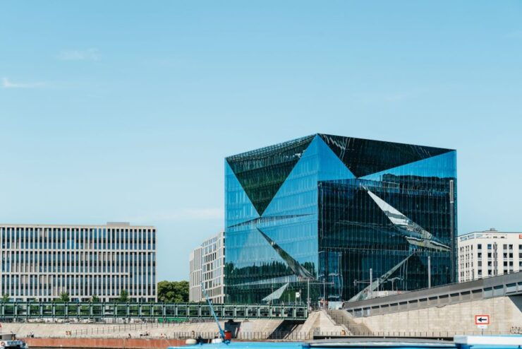Berlin: 1-Hour City Tour by Boat With Guaranteed Seating - Free Cancellation and Flexible Payment Options
