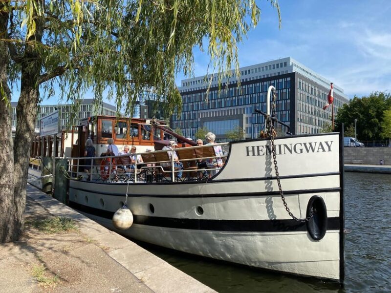 Berlin: 1h Boutiquestyle-Cruise on the Historic HEMINGWAY - Why Choose the HEMINGWAY Boutique River Cruise?