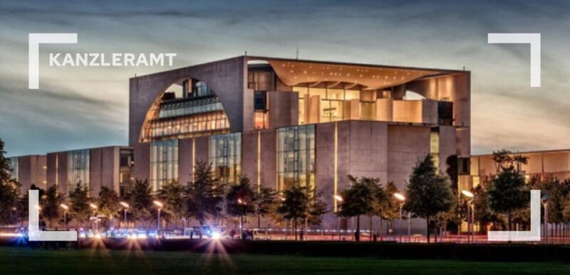 Berlin: 1h Boutiquestyle-Cruise on the Historic HEMINGWAY - The Experience on Board