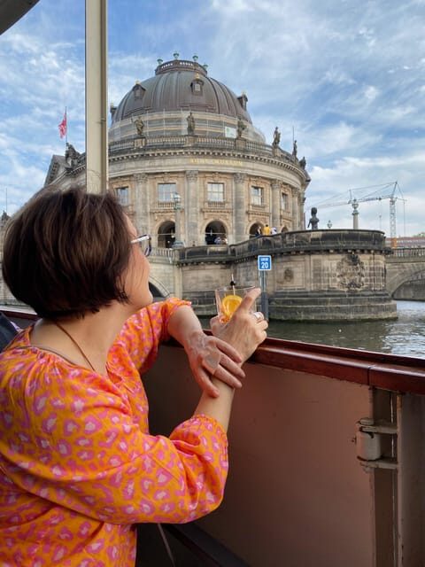 Berlin: 1h Boutiquestyle-Cruise on the Historic HEMINGWAY - Booking and Practical Tips