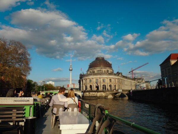 Berlin: 2.5-Hour East Side Boat Cruise With Commentary - Check Availability and Start Planning