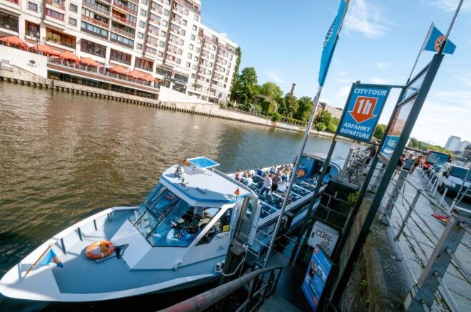 Berlin: 3.25-Hour Spree & Landwehrkanal Boat Tour - Pricing and Availability