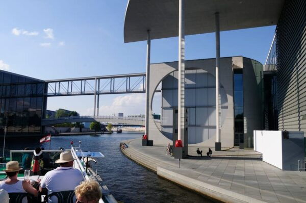 Berlin: 3.5-Hour Sightseeing Cruise on the Spree River - Pricing and Cancellation Policy