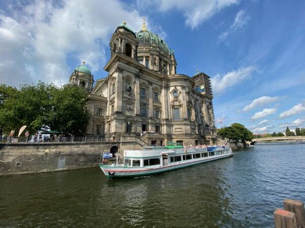 Berlin: 3.5-Hour Sightseeing Cruise on the Spree River - Tips for Your Cruise