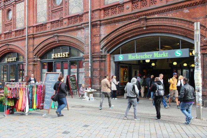 Berlin: 3-Hour Introductory Tour With a Historian - Trace the Path of the Berlin Wall