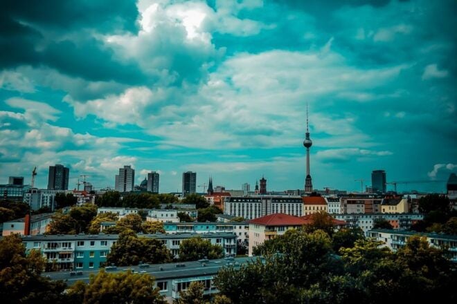 Berlin: 3-Hour Introductory Tour With a Historian - Learn About the Impact of the Cold War