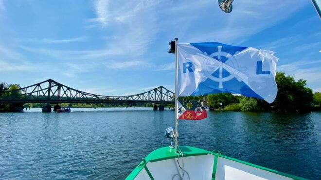 Berlin: 7 Lakes Boat Tour Through the Havel Landscape - Onboard Amenities