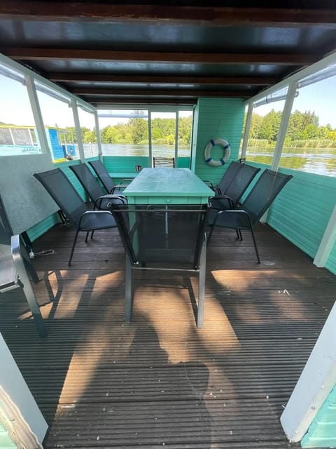Berlin: Bahamas Raft Boat Rental - FAQs