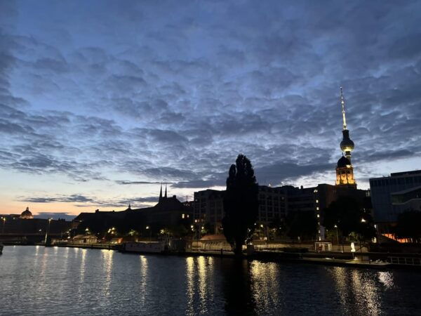 Berlin: Below Deck Comedy - English Comedy on a Boat - Accessibility