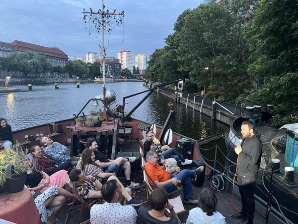 Berlin: Below Deck Comedy - English Comedy on a Boat - The Sum Up