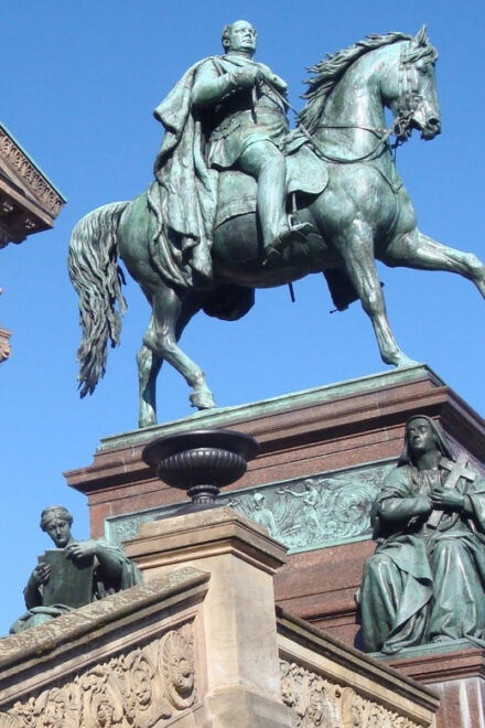 Berlin: Berlin History, Self-guided Tour for Young People - Tour Accessibility