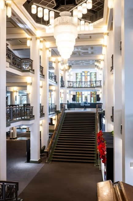 Berlin: BLINDED by DELIGHT Grand Show Friedrichstadt-Palast - What to Expect from the Show