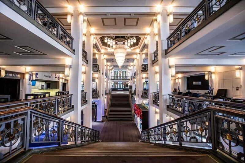 Berlin: BLINDED by DELIGHT Grand Show Friedrichstadt-Palast - FAQs