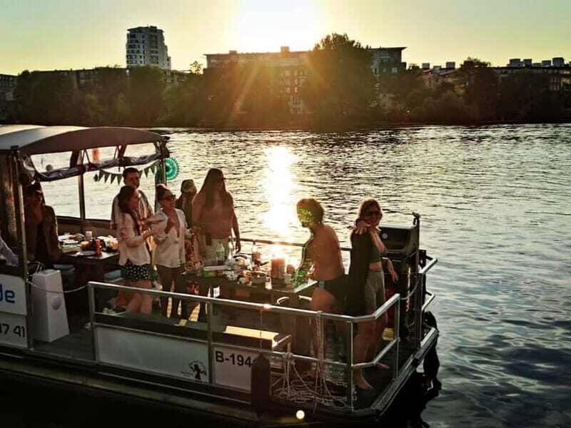 Berlin: Boat Rental BBQ boat with waterslide for 12 people - A Practical Overview of the Berlin Boat Rental Experience