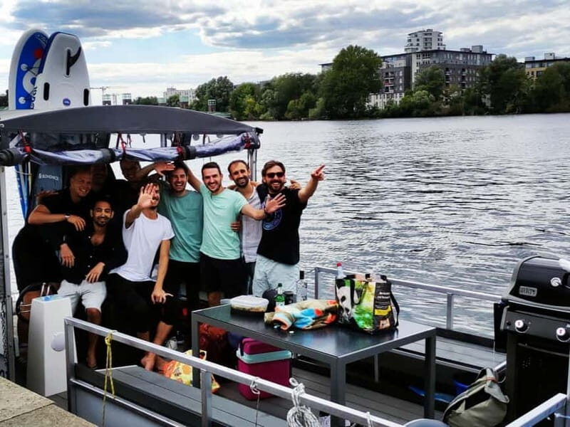 Berlin: Boat Rental BBQ boat with waterslide for 12 people - Who Will Love This Experience?