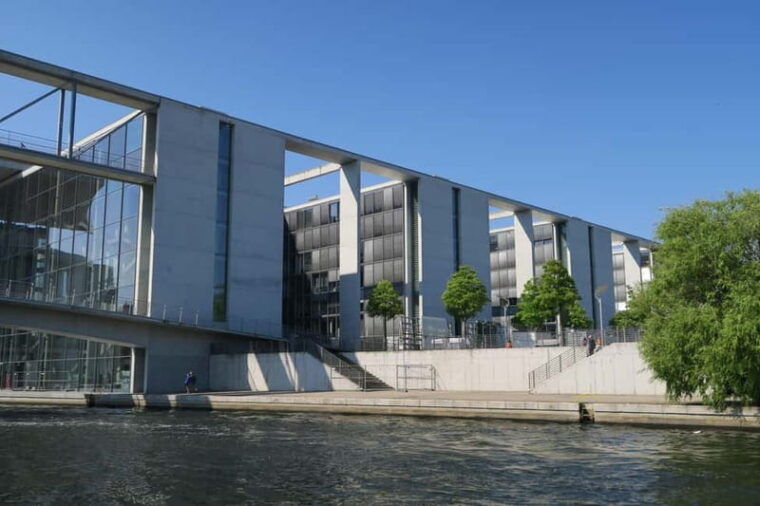 Berlin: Boat Sightseeing Cruise with Audioguide - Final Thoughts