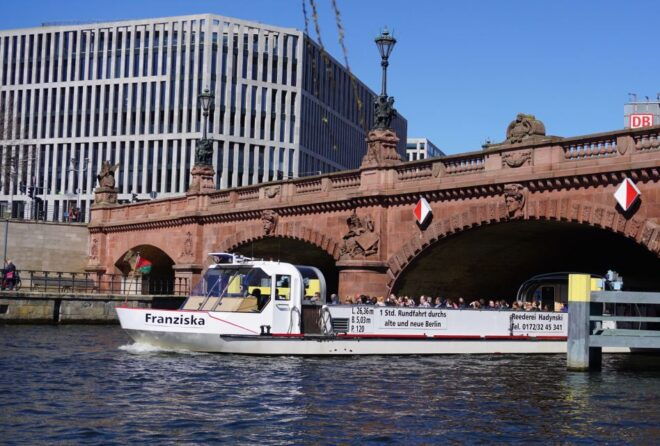 Berlin: Boat Tour With Tour Guide - Common Questions