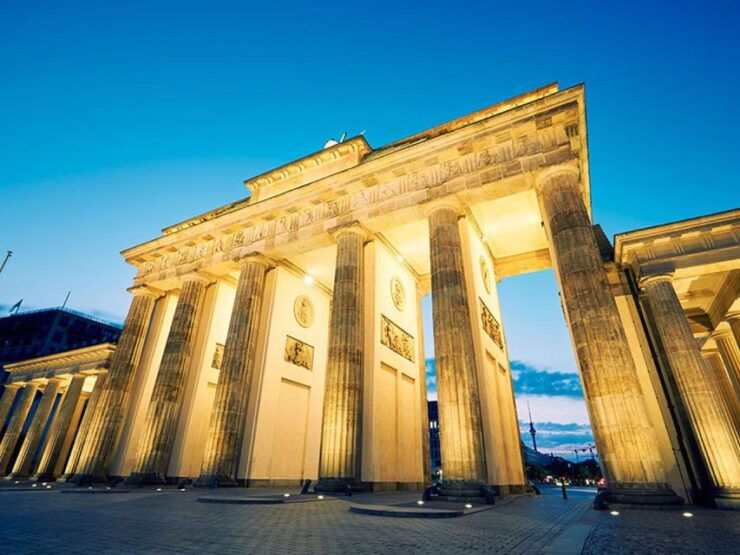 Berlin: Brandenburg Gate and Government District In-App Game - Experience Highlights