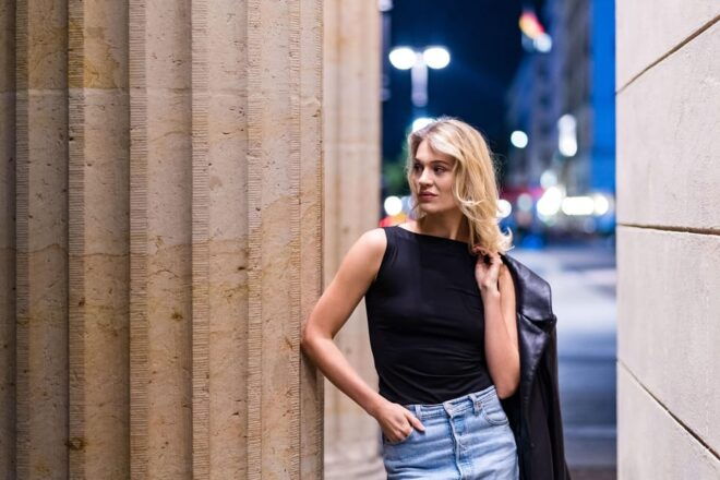 Berlin by Night: Private Photoshoot at Illuminated Cityscape - Important Information