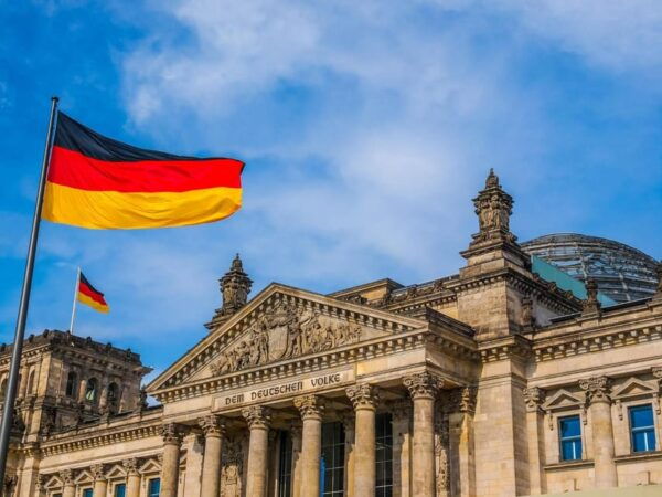 Berlin: Capture the Most Photogenic Spots With a Local - Accessibility Information