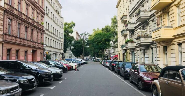 Berlin: Charlottenburg Guided Art Walking Tour - Art Scene Exploration