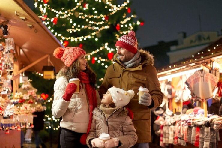 Berlin Christmas Magic: Enchanting Holiday Tour & Traditions - Iconic Landmarks and Holiday Charm