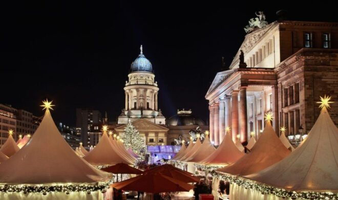 Berlin Christmas Magic: Enchanting Holiday Tour & Traditions - Berlin Cathedral: A Grand Starting Point