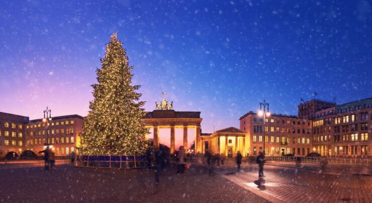 Berlin: Christmas Markets & Sightseeing Private Tour by Car - Tour Highlights