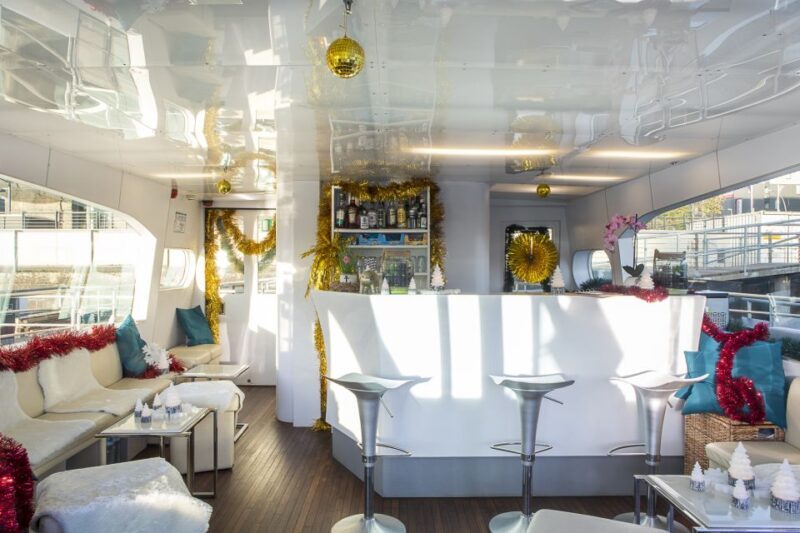 Berlin: Christmas Sightseeing Boat Tour - Good To Know